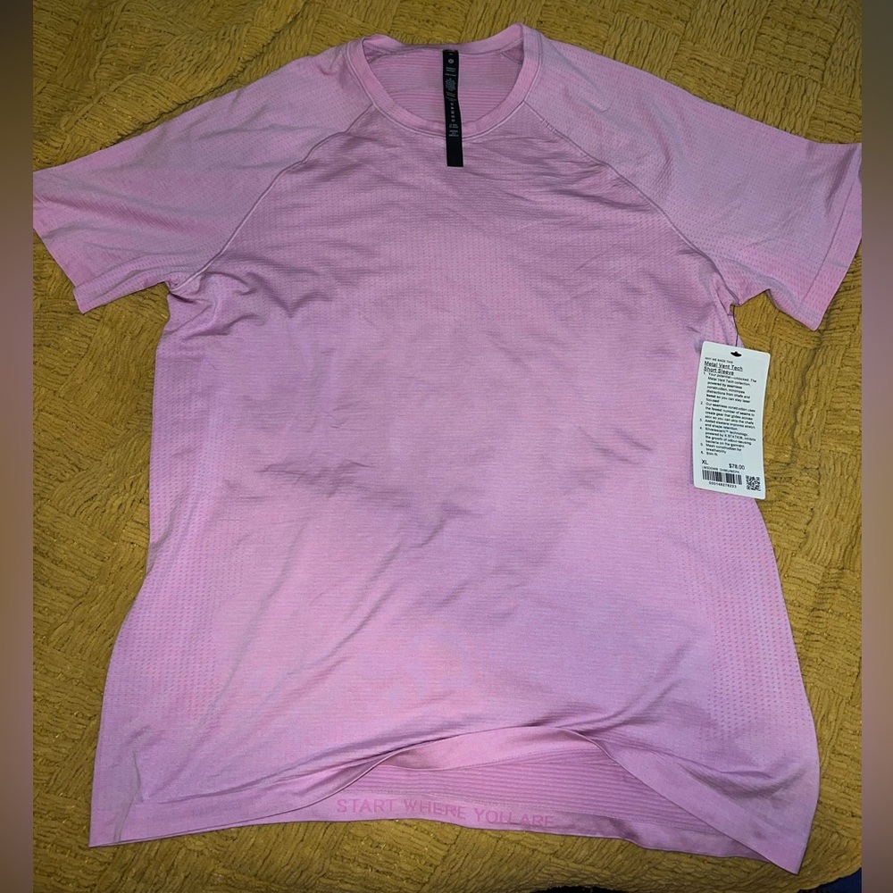 lululemon t-shirt NWT